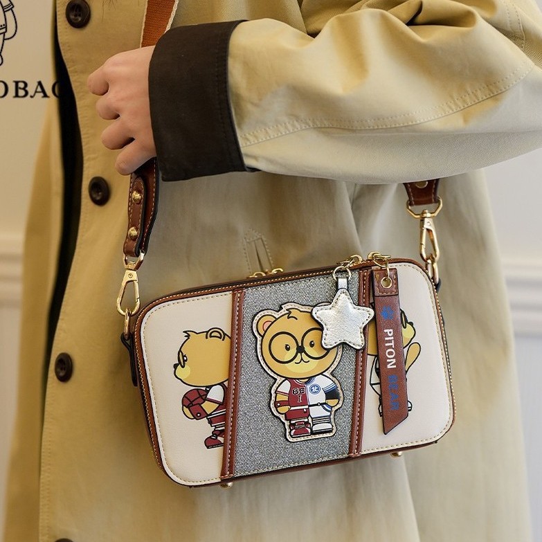 Spring 2025 new women's small square bag, box bag, cartoon bear, fashionable color-blocking women's bag, commuter single-shoulder crossbody bag Specification drawing