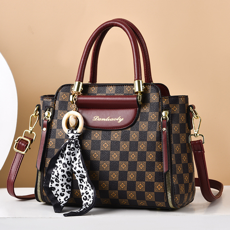 Live-streaming Internet celebrity large bags for women, 2022 new fashionable handbags, middle-aged mom bags, large-capacity silk scarves, trendy bags details Picture