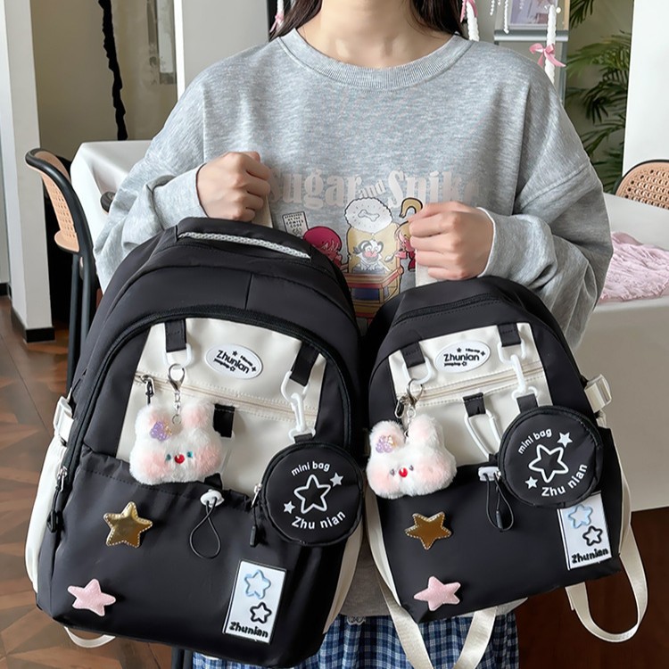 2025 New high-appearance-level cute girl schoolbag, Korean version of Star for junior and senior high school students, large-capacity backpack Application Scenario