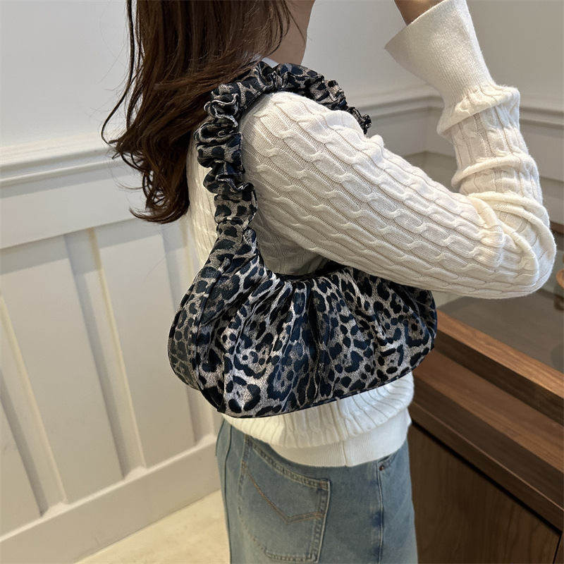 Autumn casual, stylish, large-capacity, personalized hand-held 2024 new style fashionable leopard print simple underarm women's pleated bag Specification drawing