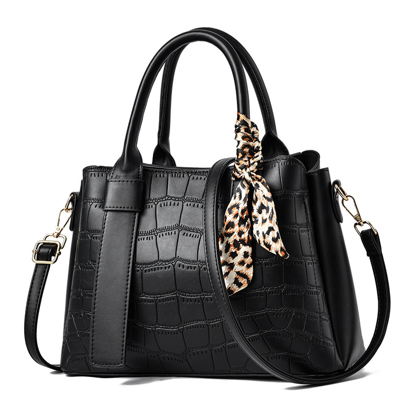 2022 New Korean version crocodile pattern women's handbag, simple single-shoulder crossbody bag for foreign trade full figure