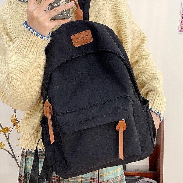 Large-capacity high school niche Instagram versatile schoolbag, student female trend travel backpack, 2024 new backpack, solid color backpack Application Scenario