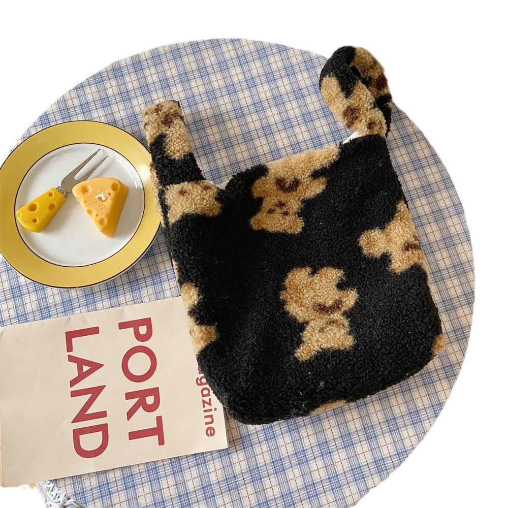 09282 Retro and cute lamb plush bear handbag, casual student single-shoulder bag, hand-held bento bag Item Picture