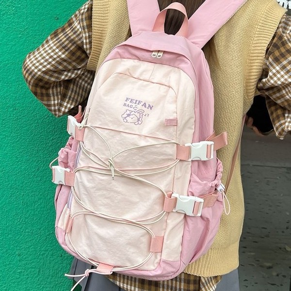 Backpack for girls 2024, large capacity, casual and versatile, Korean version student school bag, junior high school and senior high school travel backpack Application Scenario
