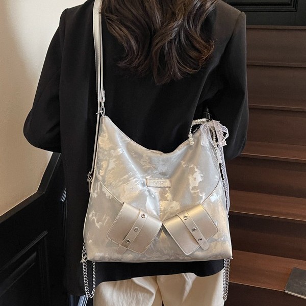 Cross-border single and double shoulder dual-purpose cloth bag for women, 2025 new large-capacity bag, Korean-style lazy style, high-end single-shoulder bag Application Scenario