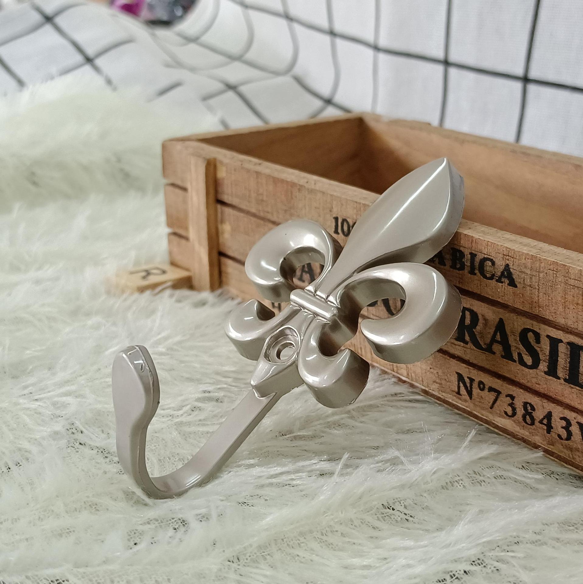 Cross-border best-selling zinc alloy large flower hooks, curtain hooks, window decoration accessories, coat hooks, curtain wall hooks, factory direct sales Specification drawing