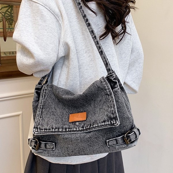 2025 Denim bag, new style tote bag, laid-back single-shoulder bag, large-capacity design, trendy crossbody bag full figure