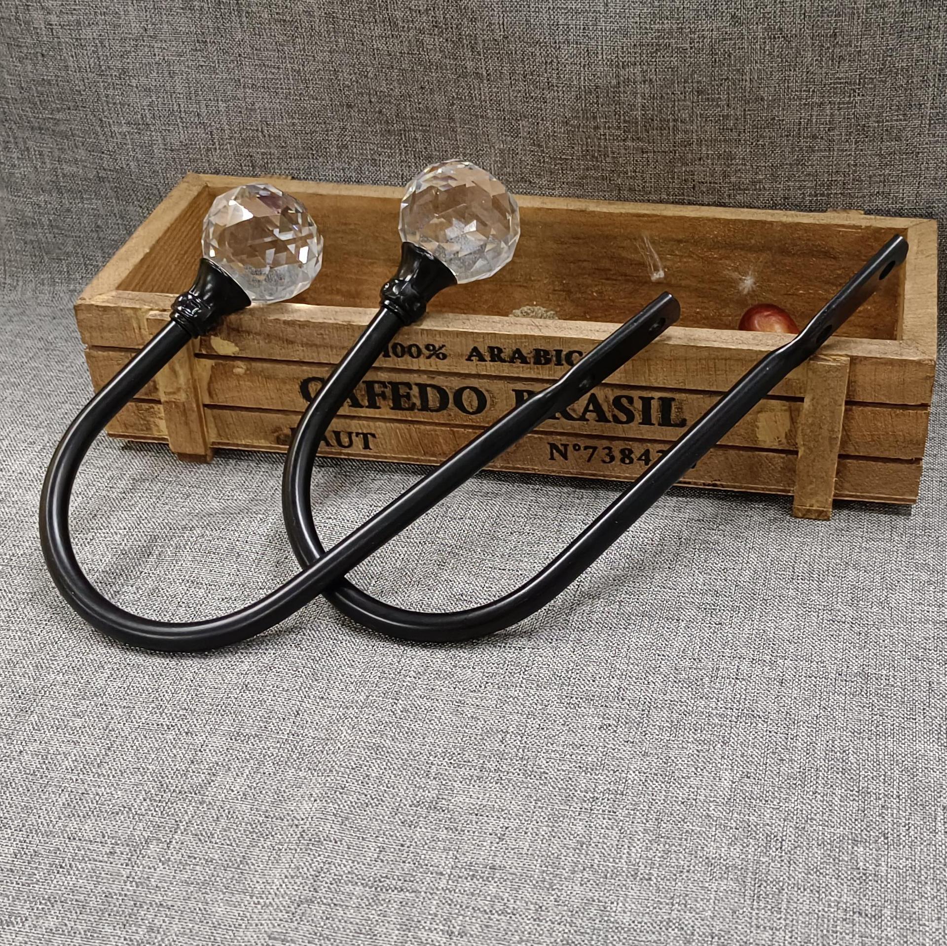 Cross-border new fashionable solid U-shaped crystal hook, curtain hook, curtain wall hook, door and window hook factory direct sales Application Scenario