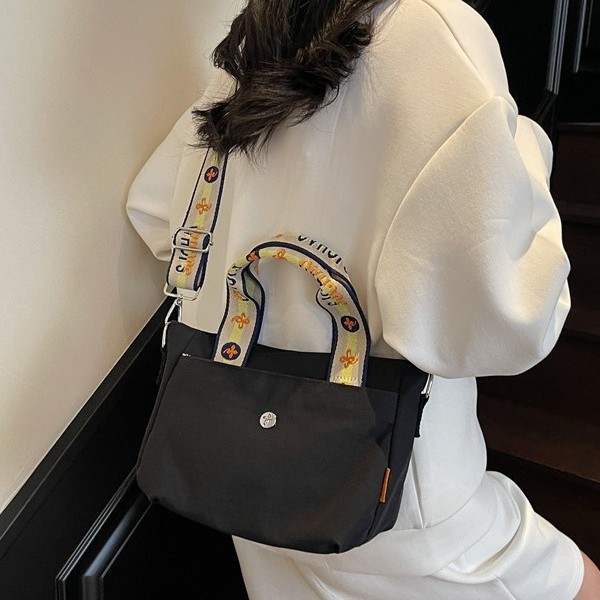 Bag Girl 2025 New Style large commuting bag for work, fashionable and casual, Korean style, simple and elegant style tote bag Specification drawing