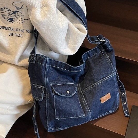 Retro and fashionable large-capacity denim tote bag 2025 Spring trend single-shoulder bag for commuting to work, underarm bag for women Specification drawing