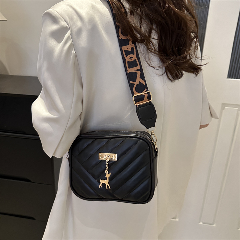 Women's bag 2024 New style small square bag, women's single-shoulder bag, fashionable and simple crossbody bag, solid color makeup coin purse Specification drawing