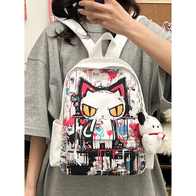 New large-capacity, personalized graffiti backpacks for girls, trendy school bags for junior and senior high school students, and primary school students Application Scenario