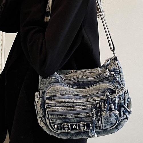 A new soft-faced crossbody bag for women in 2025, a middle-aged single-shoulder denim spring and summer large-capacity casual commuter women's bag full figure
