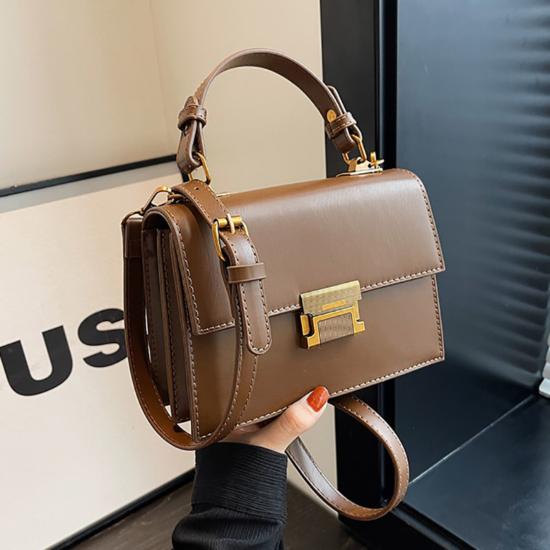 A new 2024 trendy, versatile and high-quality crossbody bag for ladies, a solid color hand-held shoulder bag full figure