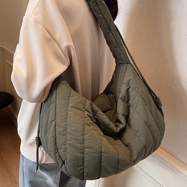 New Korean casual bag, simple cloud bag, new nylon fabric, large-capacity pleated single-shoulder crossbody bubble bag full figure