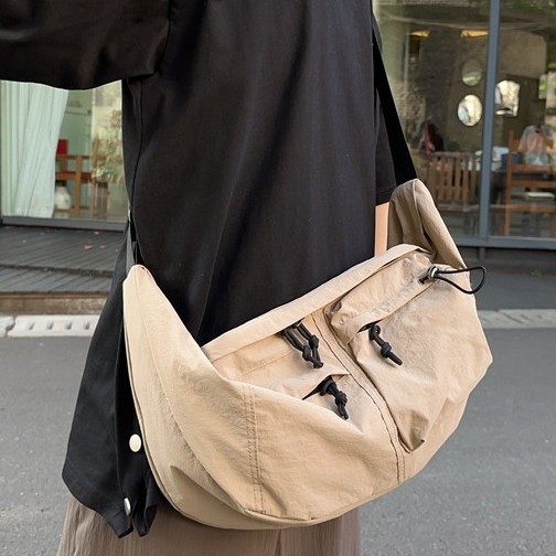 Japanese-style large-capacity commuter bag, crossbody bag, female art student class bag, male postman bag, casual and versatile single-shoulder bag Specification drawing