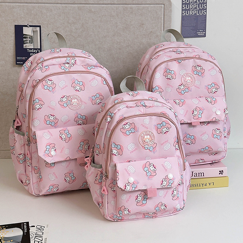 Large-capacity schoolbag for girls, ultra-light for junior high school students, spine support backpack for grades 1-6 of primary school students, and study package for junior high school students Application Scenario