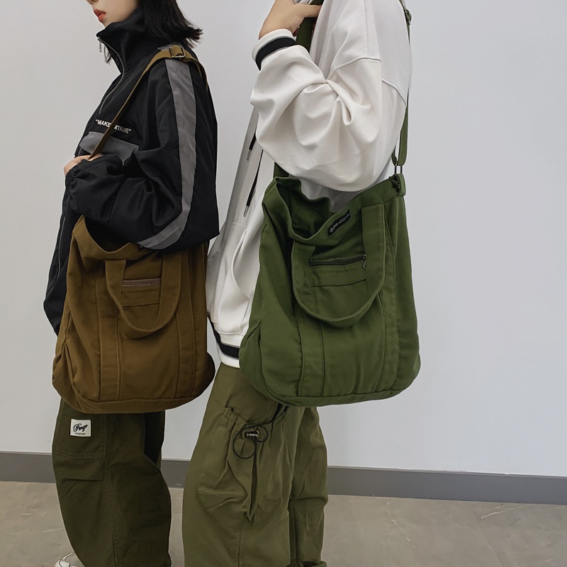 Retro canvas bag 2021 new style simple student class bag for men and women Korean-style casual single-shoulder crossbody bag handbag details Picture