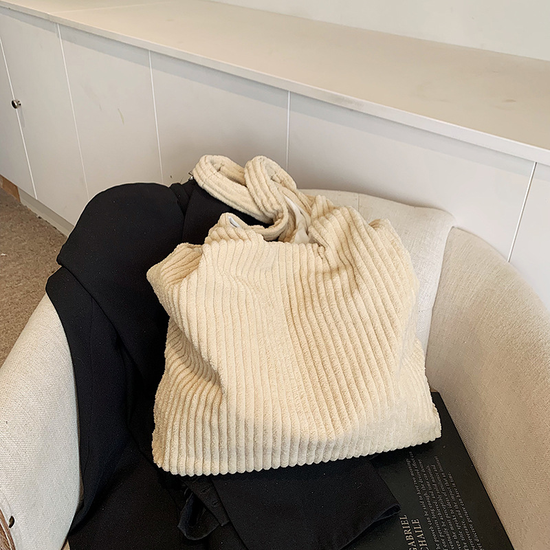 Casual and versatile down bag for women, new autumn/winter 2024 collection, single-shoulder bag, large-capacity tote bag, school commuting bag Specification drawing