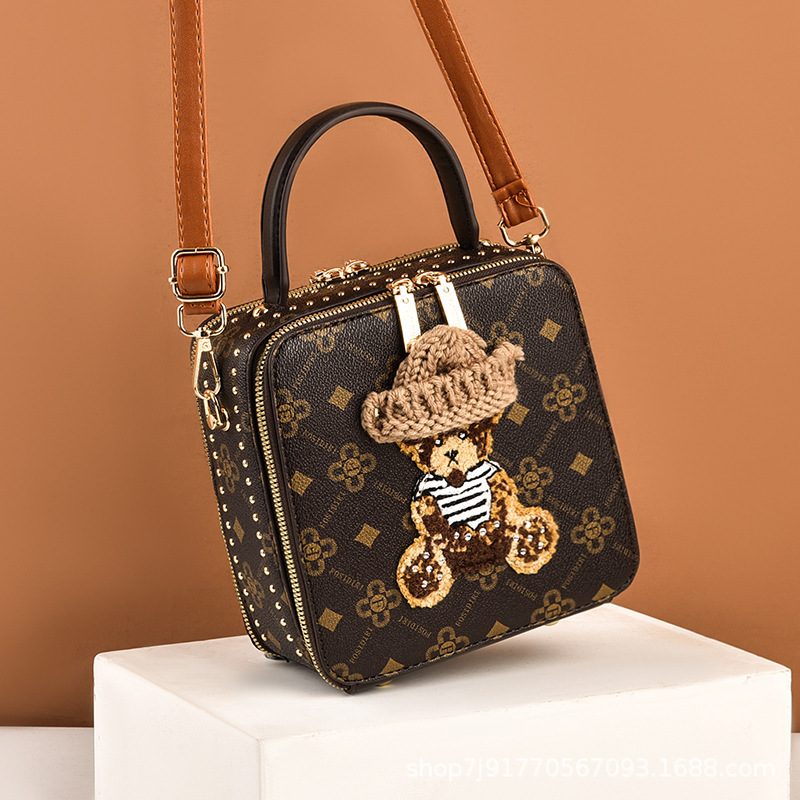 2022 New cartoon square bag, small square bag, street trend live streaming single-shoulder crossbody bag, Little bear decorated women's bag full figure