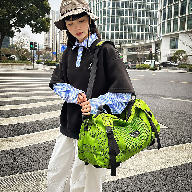 Trendy letter couple fitness bag, Korean-style fashionable yoga and swimming training bag, large-capacity short-distance casual travel bag Specification drawing