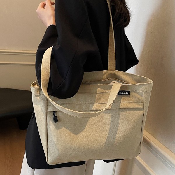 Tote bag Autumn and Winter new large-capacity commuting single-shoulder armpit bag, laid-back student single-shoulder bag, commuting to work bag Application Scenario