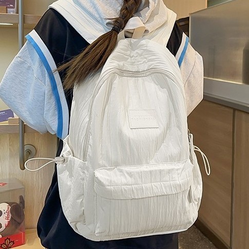A fresh and clean backpack with a solid color and a simple school style for girls. It is a travel backpack for junior and senior high school students and a study tour bag Specification drawing
