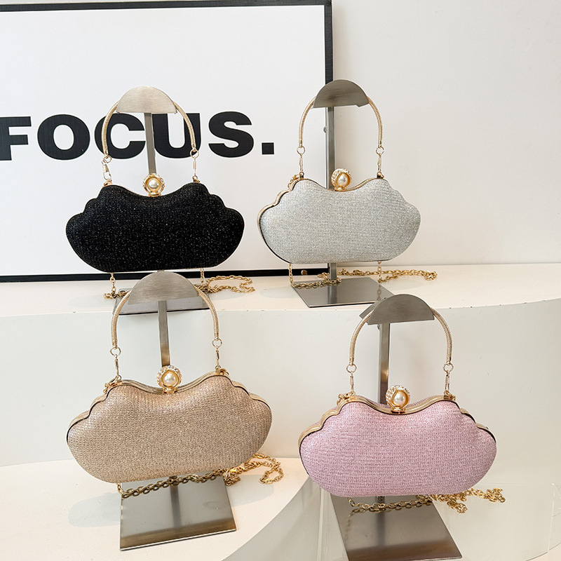 Fashionable and niche design chain bag 2025 new trendy hand-carry quality commuter single-shoulder crossbody bag Application Scenario