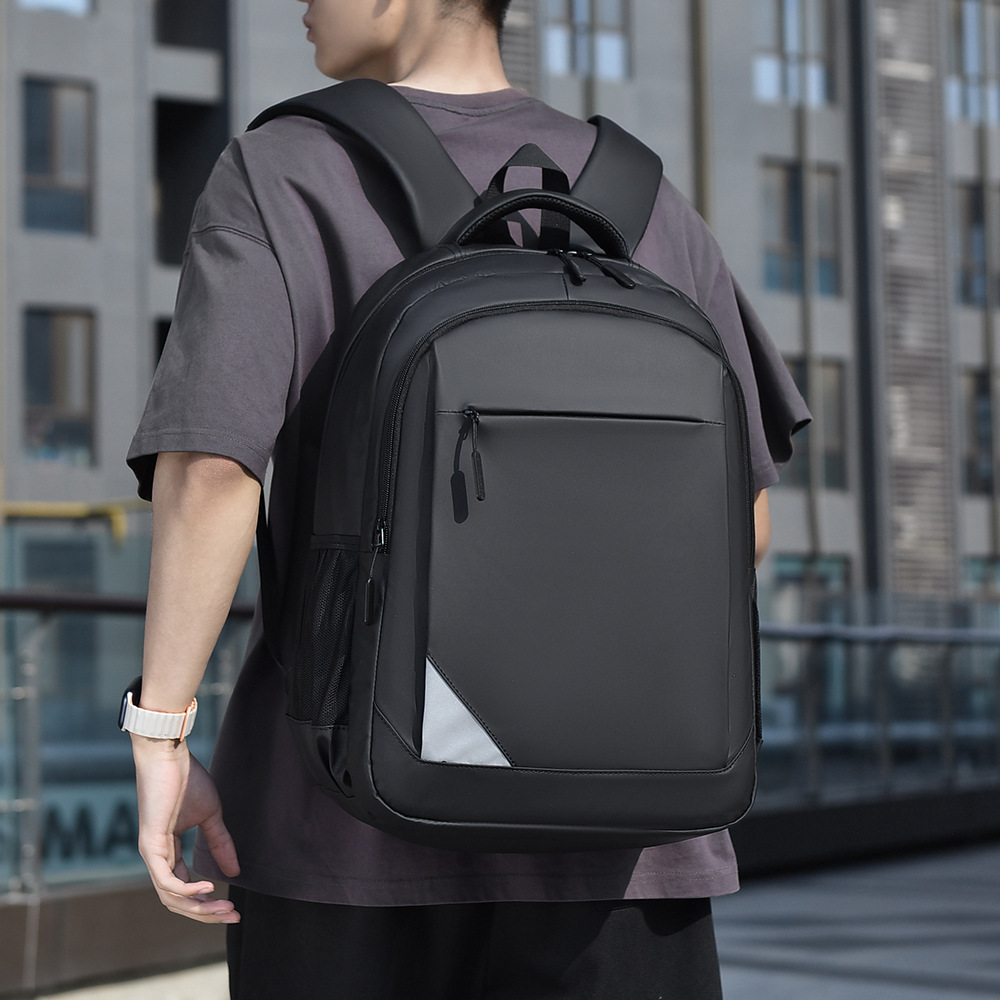 Simple commuting business backpack for men, high-end feel, large capacity, lightweight, casual travel backpack, student computer bag full figure