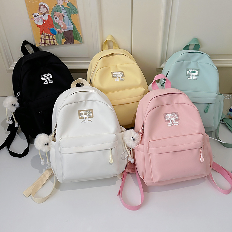 The lightweight backpack is versatile and simple for daily use. It is a light backpack for primary school students and a small account for junior high school students. It is suitable for travel, study Tours and other trips Application Scenario