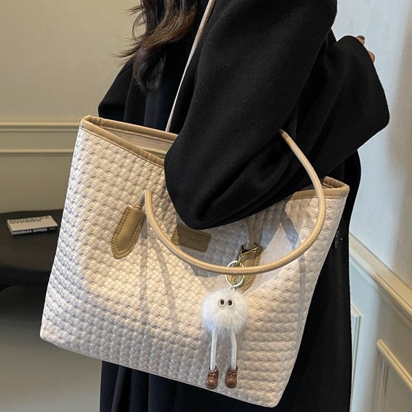 Large-capacity women's 2025 new Spring and Autumn high-end single-shoulder bag, retro college student commuting tote bag full figure