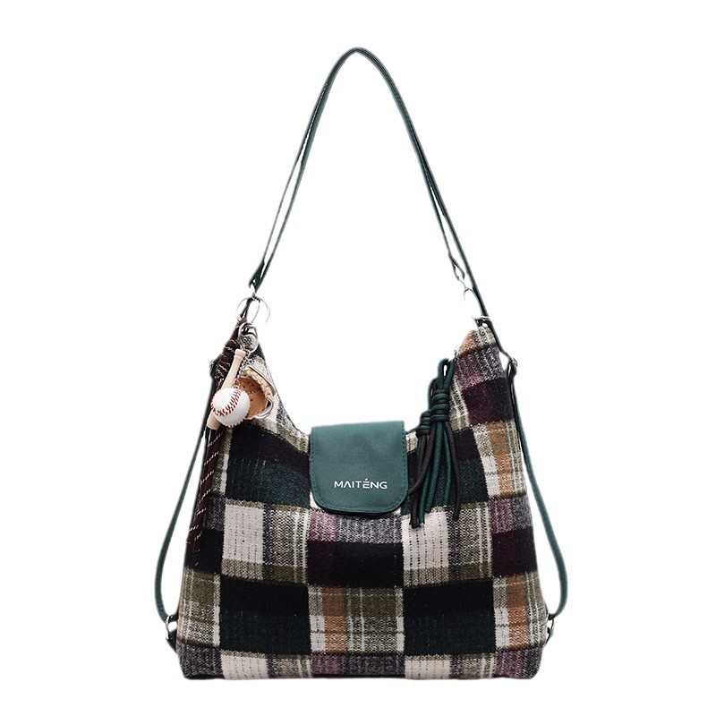 A new 2024 autumn and winter versatile commuter single-shoulder crossbody bag with a simple and casual soft surface and large capacity, featuring a checkered pattern on both shoulders Item Picture