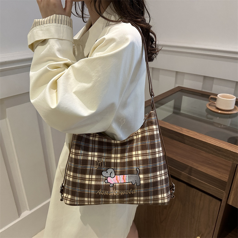 Commuter large-capacity backpack for women, 2024 new style popular women's bags, Crayon dog checkered single-shoulder crossbody bag, Tote bag Specification drawing