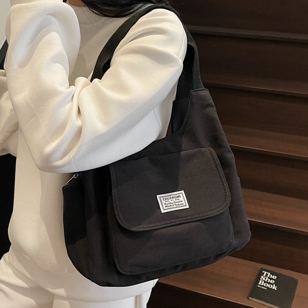 Commuting bag, Japanese ins retro and niche design sense, canvas simple solid color, casual and versatile tote bag, underarm bag details Picture