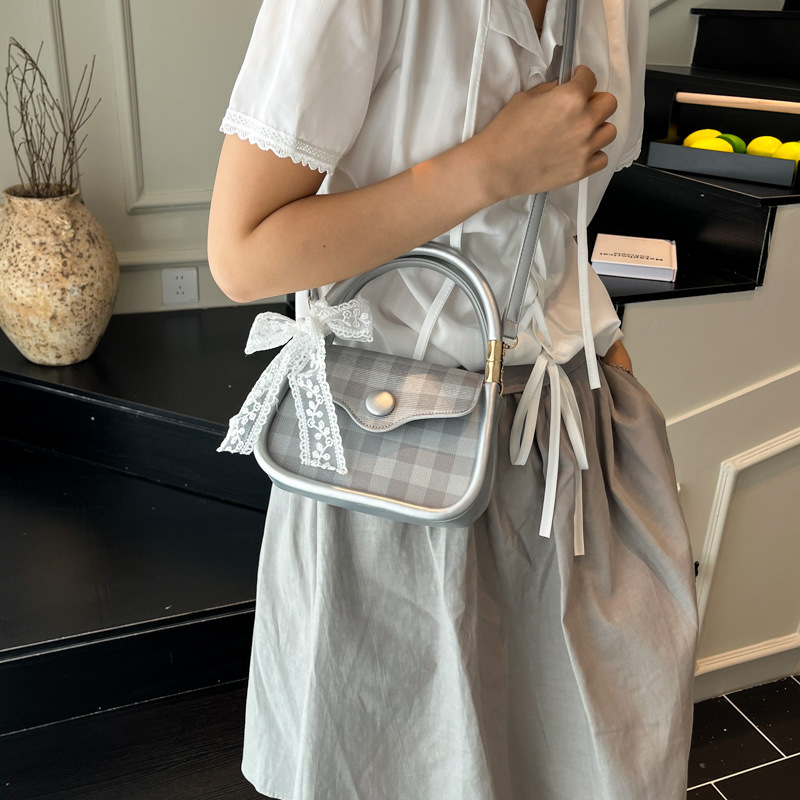 2025 New best-selling versatile handbags: trendy small square bag, versatile shoulder bag, stylish checkered crossbody bag, women's bag Specification drawing