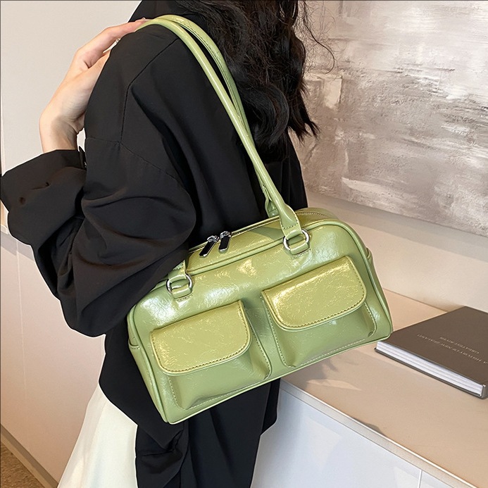 The 2025 new Korean version of a niche commuting large-capacity hand-held underarm bag with a small pocket design is fashionable and versatile full figure