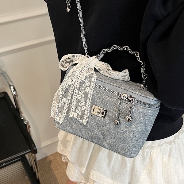 Designed denim chanel-style box bow 2025 new embroidered thread diamond chain handbag, single-shoulder crossbody bag full figure