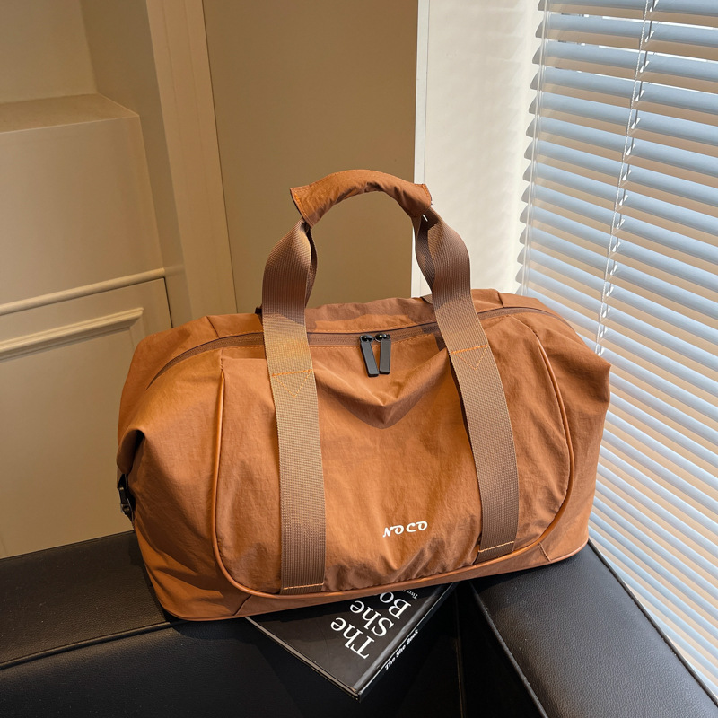 New portable travel bags for women in foreign trade, light, simple and casual swimming training bags, Korean-style outdoor sports and fitness bags full figure