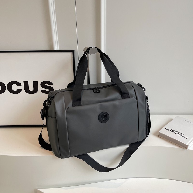 Short-distance large-capacity fashionable travel bags, single-shoulder crossbody lightweight yoga and fitness bags, outdoor leisure bags for pregnant women waiting to give birth full figure