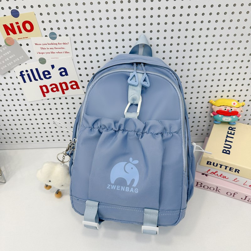 New children's trendy bags, study tour backpacks, boys' and girls' travel bags, lightweight primary school backpacks and schoolbags Application Scenario