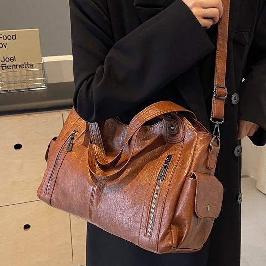 A new 2025 fashionable women's bag with a high-quality texture, large-capacity hand-held tote bag, and a personalized single-shoulder crossbody women's bag for commuting Specification drawing