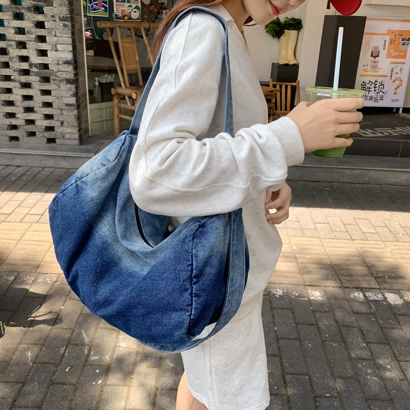 Lazy feng shui wash denim canvas bag for women, Japanese style simple gradient color crossbody bag, large capacity artistic single-shoulder bag full figure