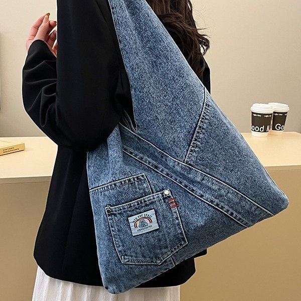 Casual large-capacity bag for women 2025, new lightweight and versatile washable denim tote bag, commuting single-shoulder bag, laid-back full figure