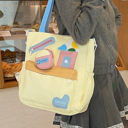 The new autumn 2024 collection features a cute single-shoulder crossbody bag with cow print, a student handbag, and a fun children's tutorial bag with a large capacity Specification drawing
