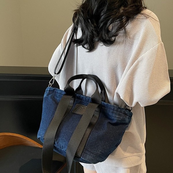 A new versatile tote bag with large capacity on one shoulder, a fashionable denim handbag, and a light and casual crossbody bag Specification drawing