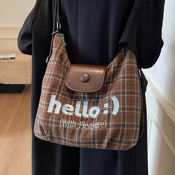 Korean style French check pattern autumn and winter retro backpack, trendy and fashionable large-capacity single-shoulder bag Specification drawing