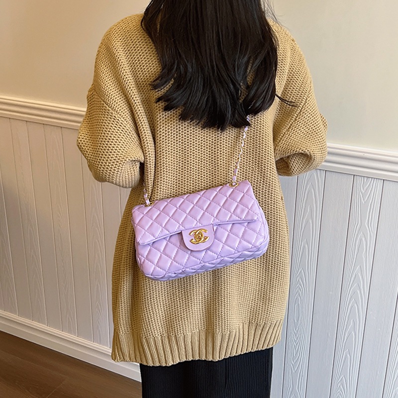 New cross-border women's bag 2023 New simple and fashionable diamond-shaped small chanel-style single-shoulder crossbody bag Small square bag details Picture