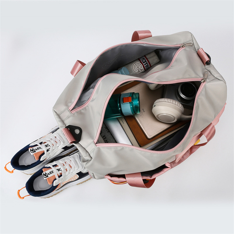 Travel bag for women, large-capacity portable, lightweight and waterproof luggage bag, short-distance business trip, travel, boarding, maternity bag, storage bag Application Scenario