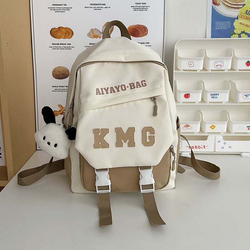 Large-capacity student bag, cute new backpack, light, fashionable and trendy backpack for junior high school students, travel backpack Application Scenario