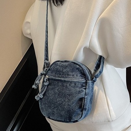 2025 Casual retro single-shoulder crossbody bag for women, Japanese denim, mobile phone, backpack, zipper small bag, foreign trade crossbody bag Application Scenario